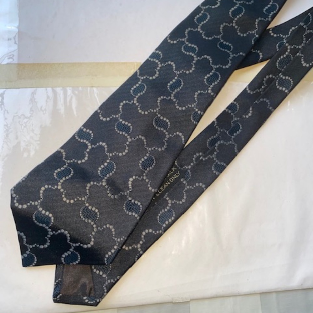 GIORGIO ARMANI TIE 100% SILK MADE‎ IN ITALY